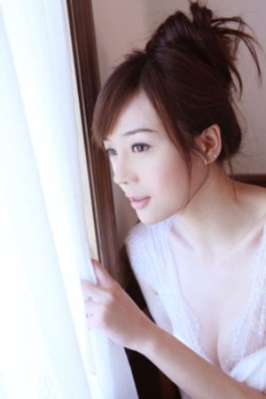 年轻女房东2李采潭韩国电影_十万网红美女美酱